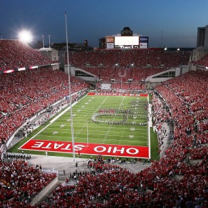 爱游戏电竞全站-拜仁慕尼黑主场2-1战胜勒沃库森，继续领跑德甲，拜仁慕尼黑联赛