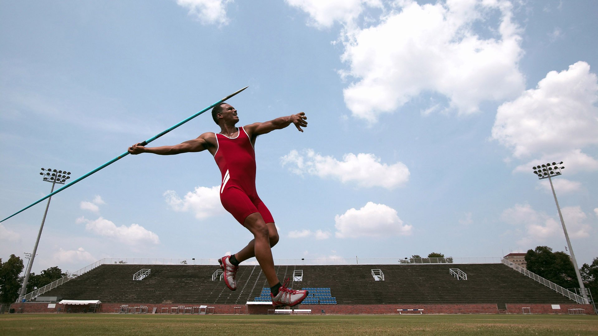 拼搏精神:运动员克服伤病继续战斗,运动员拼搏事例
